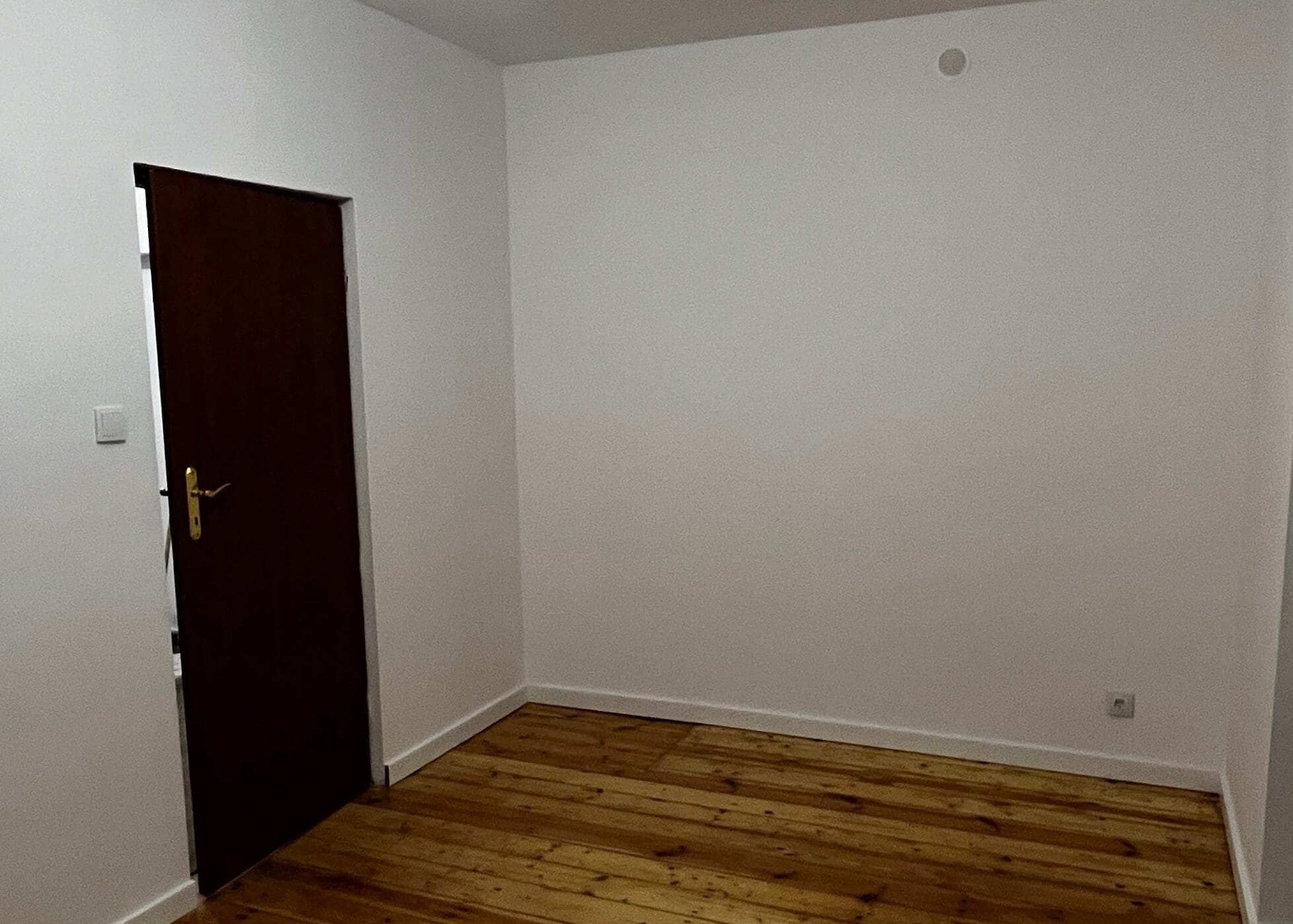 Usuwanie tapety i malowanie ścian Częstochowa