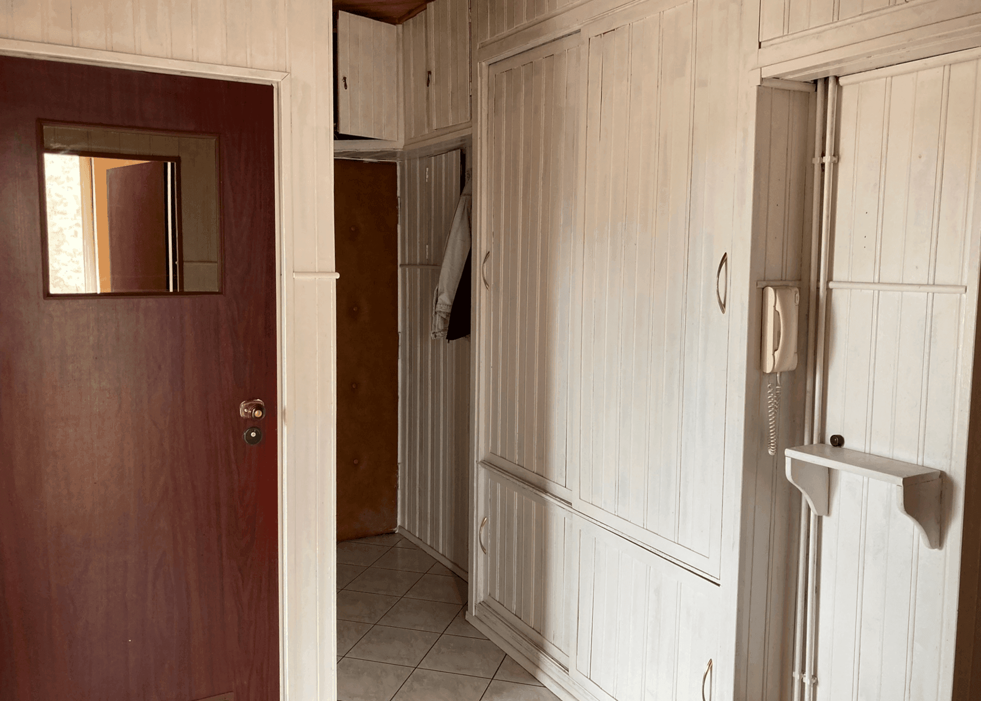 Usuwanie boazerii oraz wyrównanie ścian i sufitu Częstochowa